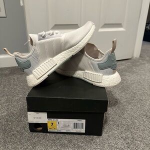 Adidas NMD women’s 7